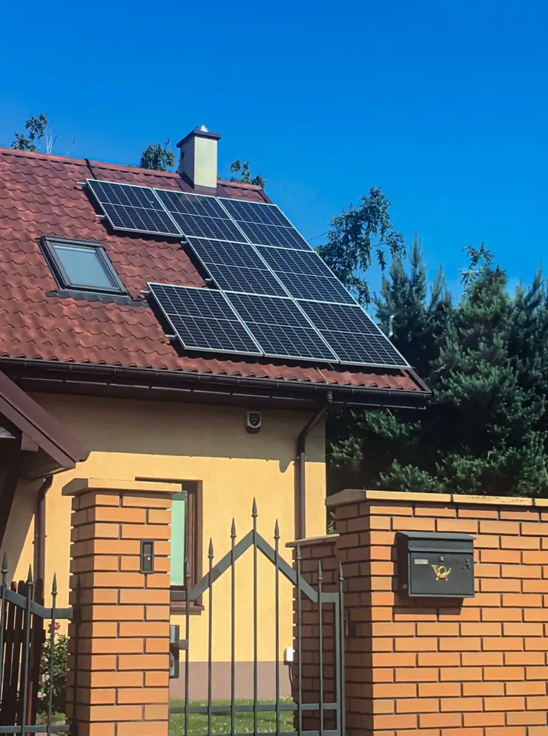 Fotowoltaika 2,72 kWp na dachu domu